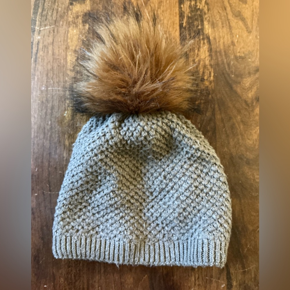 Cozy Knit Pom-Pom Beanie - Brown